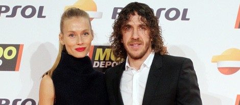 Vanesa Lorenzo y Carles Puyol en la gala Mundo Deportivo 2015