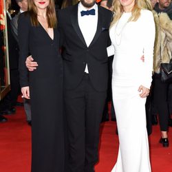 Dakota Johnson, Jamie Dornan y Sam Taylor-Johnson en el estreno de 'Cincuenta sombras de Grey' en la Berlinale 2015