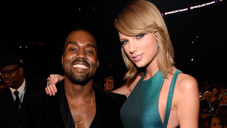 Kanye West y Taylor Swift en los premios Grammy 2015