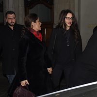 Penélope Cruz y Salma Hayek llegando a una cena en Londres