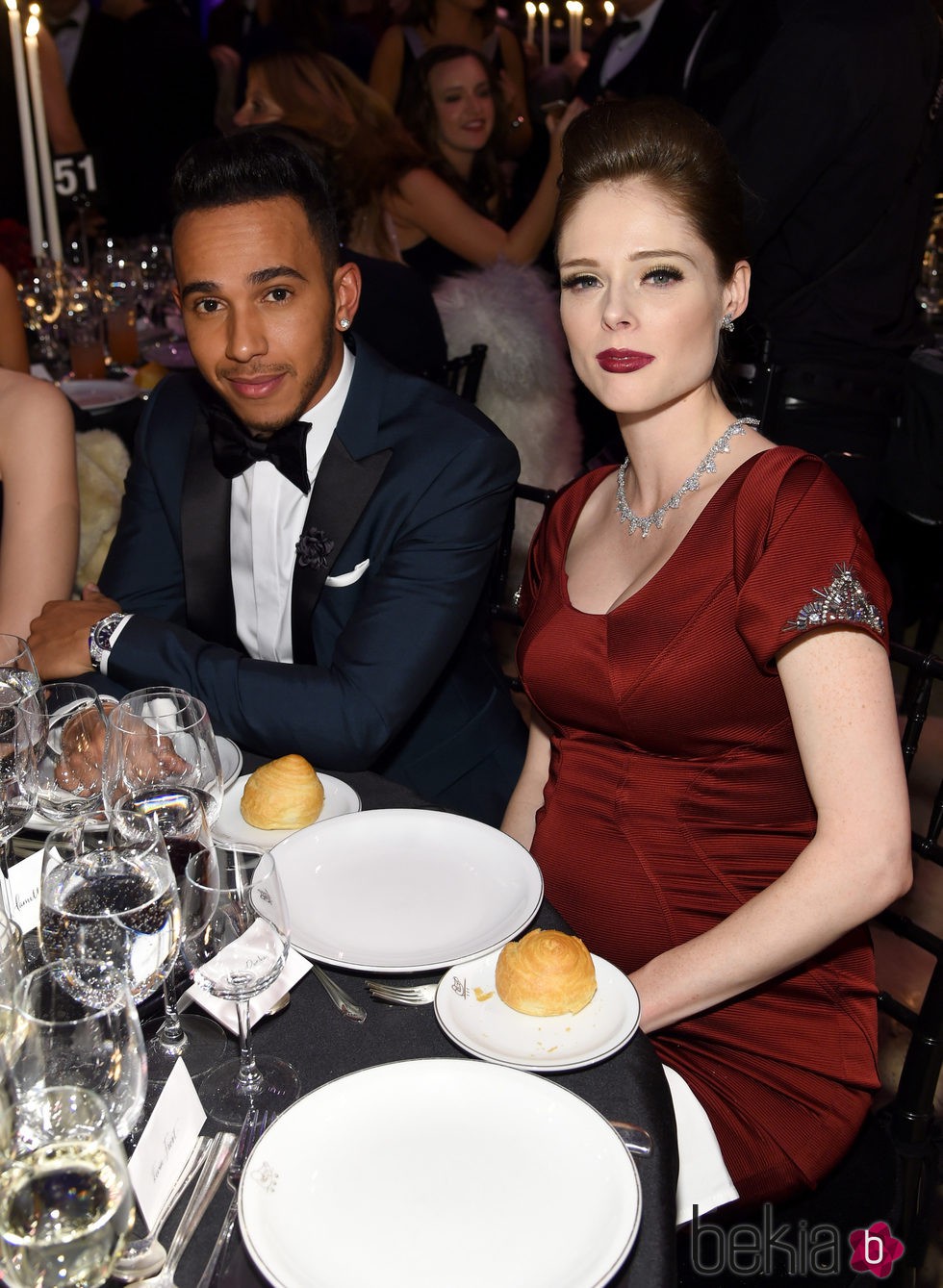 Lewis Hamilton y Coco Rocha durante la gala AmfAR 2015 en Nueva York