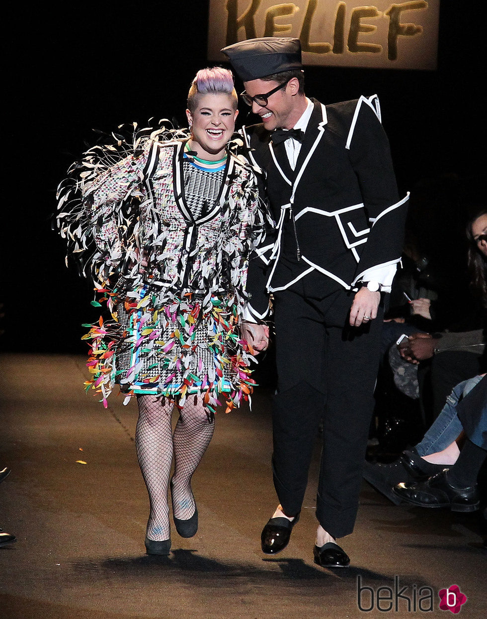 Kelly Osbourne y Brad Goreski en el desfile Fashion for Relief de Nueva York