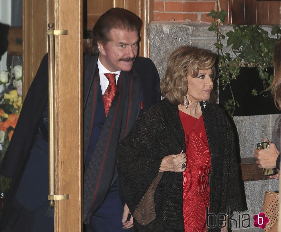 Bigote Arrocet y María Teresa Campos salen de un restaurante tras celebrar San Valentín