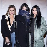 Khloé Kardashian con Kylie y Kendall Jenner