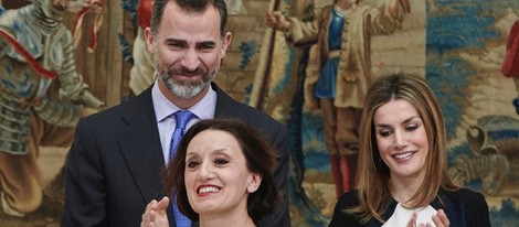 Los Reyes Felipe y Letizia con Luz Casal en los Premios Nacionales de Cultura