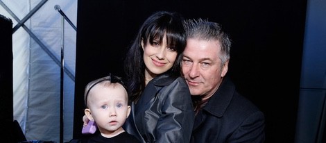 Alec Baldwin, Hilaria Thomas y Carmen Gabriela en el front row de Nueva York Fashion Week