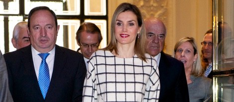 La Reina Letizia con su jersey favorito en el décimo aniversario de Fundéu