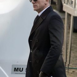 Daniel Craig con gafas de sol en el rodaje de 'SPECTRE'