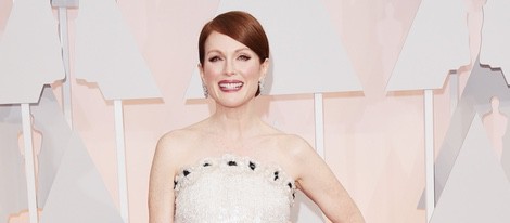 Julianne Moore en la alfombra roja de los premios Oscar 2015