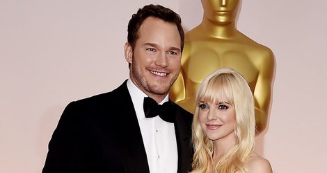 Chris Pratt y Anna Faris en la alfombra roja de los premios Oscar 2015