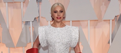 Lady Gaga llega a la alfombra roja de los Oscar 2015