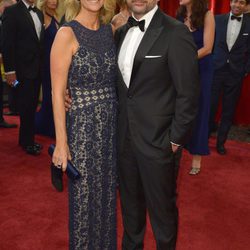 Steve Carell posa junto a su mujer Nancy Carell en la alfombra roja de los Oscar 2015