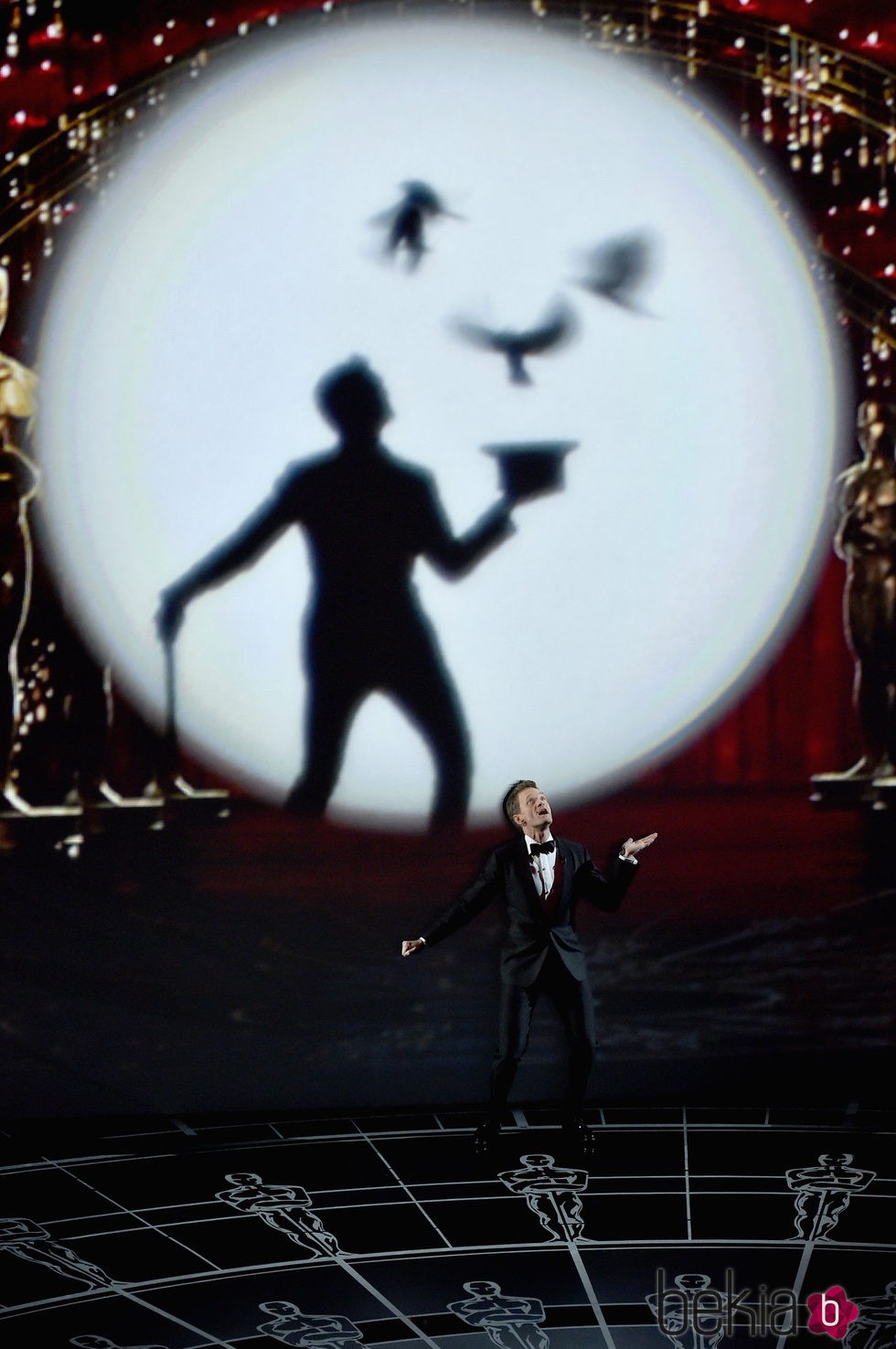 Neil Patrick Harris protagoniza el número musical inicial de los Oscar 2015