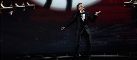 Neil Patrick Harris protagoniza el número musical inicial de los Oscar 2015