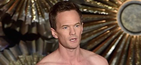 Neil Patrick Harris parodia un momento de 'Birdman' en la gala de los Oscar 2015