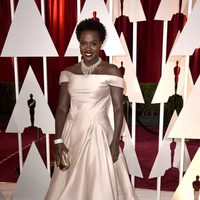 Viola Davis en la alfombra roja de los Oscar 2015