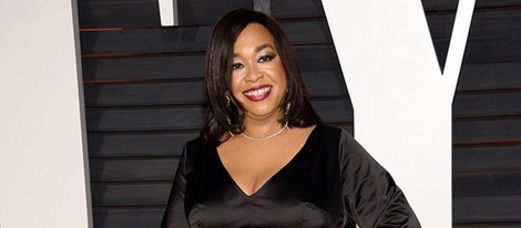 Shonda Rhimes en la fiesta Vanity Fair tras los Oscar 2015