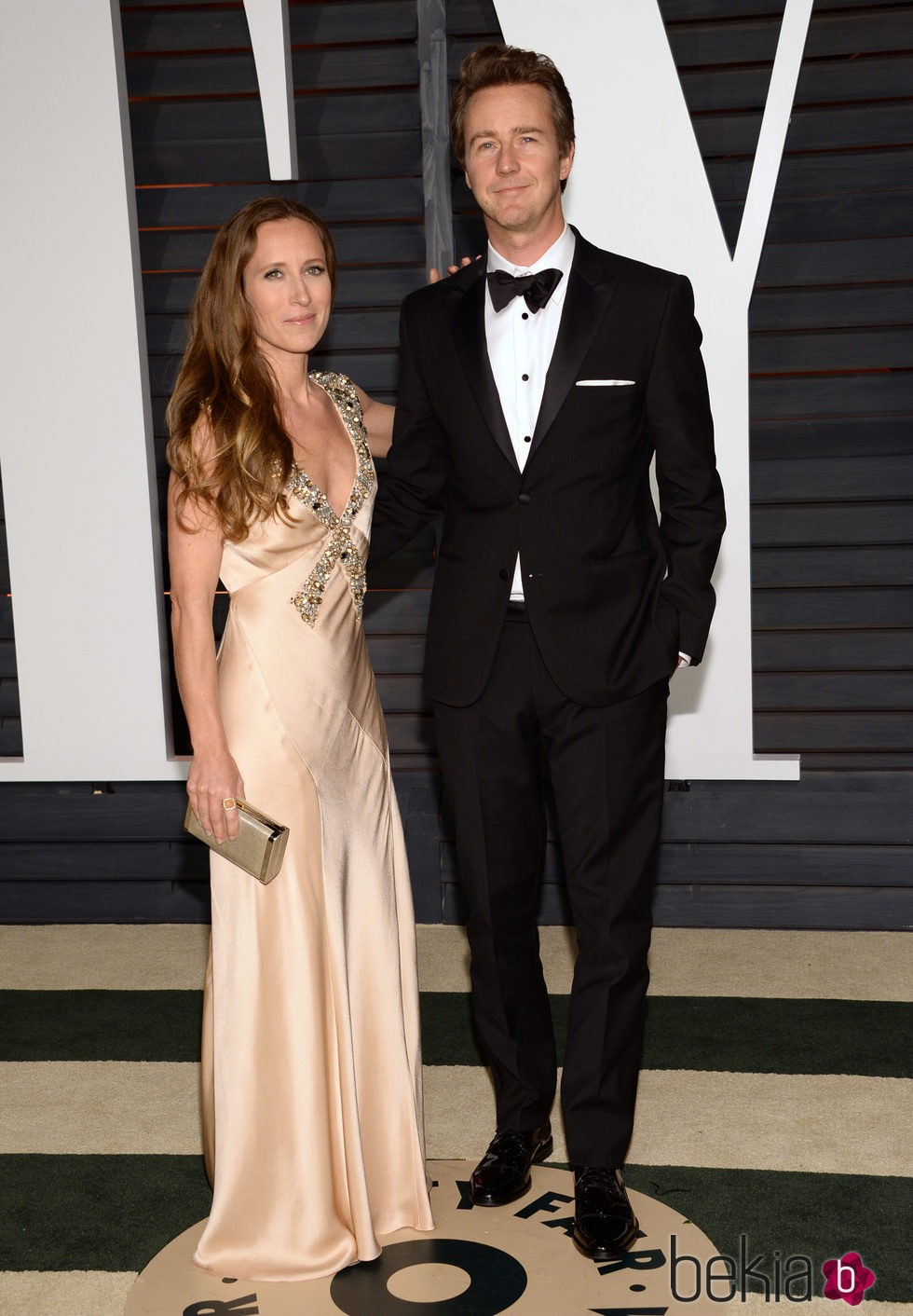 Edward Norton y Shauna Robertson en la fiesta Vanity Fair tras los Oscar 2015