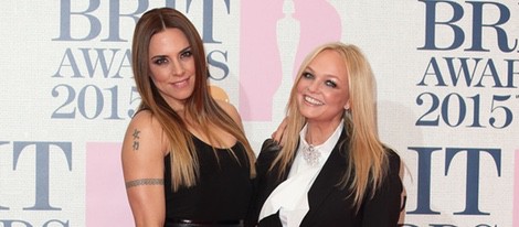 Melanie C y Emma Bunton en la alfombra roja de los Brit Awards 2015