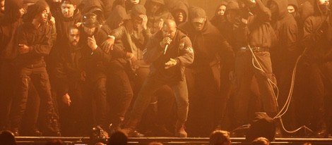 Kanye West durante su actuación en los Brit Awards 2015