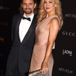 Kate Hudson y Matthew Bellamy en la gala en honor a Barbara Kruger y Quentin Tarantino