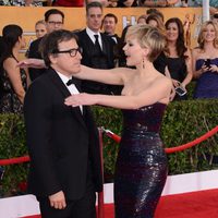 Jennifer Lawrence abraza a David O. Russell durante los Annual Screen Actors Guild Awards 2014