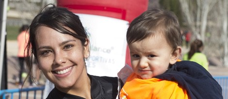 Cristina Pedroche posa con Mateo, protagonista de la carrera benéfica