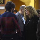 Daniel Sánchez Arévalo y su madre Carmen Arévalo en el tanatorio de Héctor Colomé