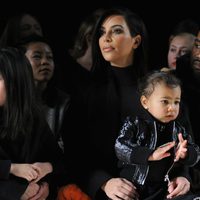 Kim Kardashian, North West y Kanye West en la Nueva York Fashion Week