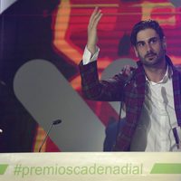 Melendi recoge su galardón en los Premios Cadena Dial 25 Aniversario