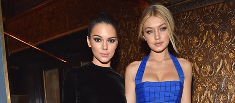 Gigi Hadid y Kendall Jenner en la fiesta posterior al desfile de Balmain en Paris Fashion Week otoño/invierno 2015