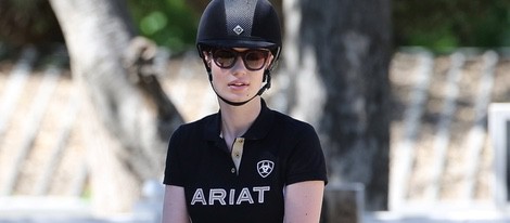 Iggy Azalea monta a caballo en Agora Hills