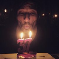 Andrés Velencoso celebra su 37 cumpleaños