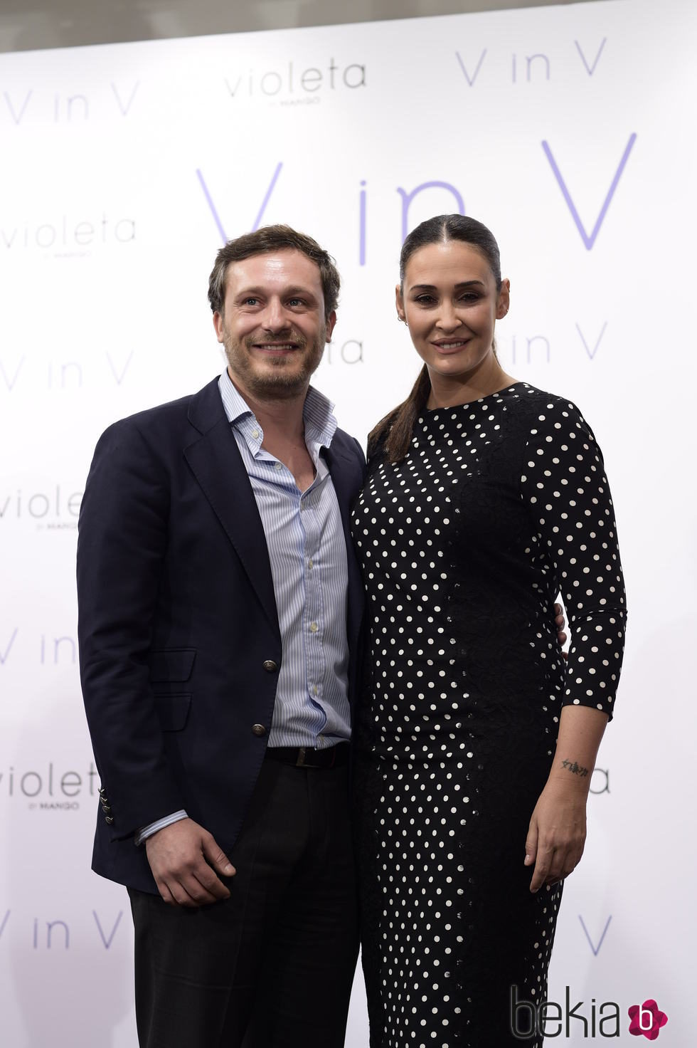 Vicky Martín Berrocal con Juan Peña en la presentación de su colección 'V in V'