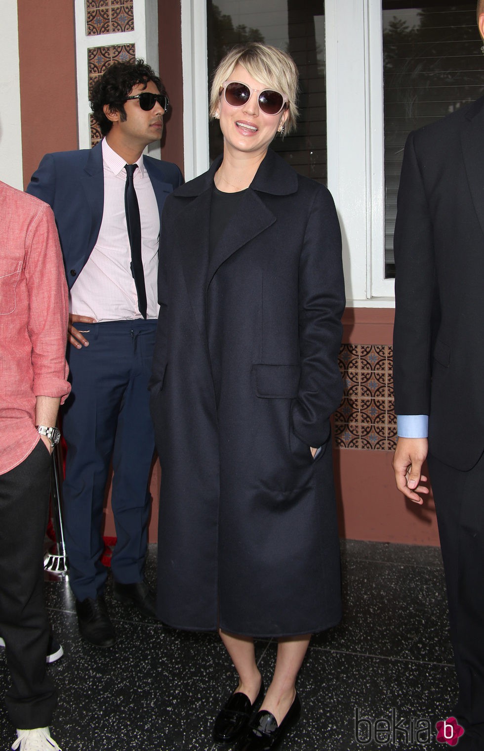 Kaley Cuoco en la entrega de la estrella del Paseo de la Fama de Hollywood a Jim Parsons