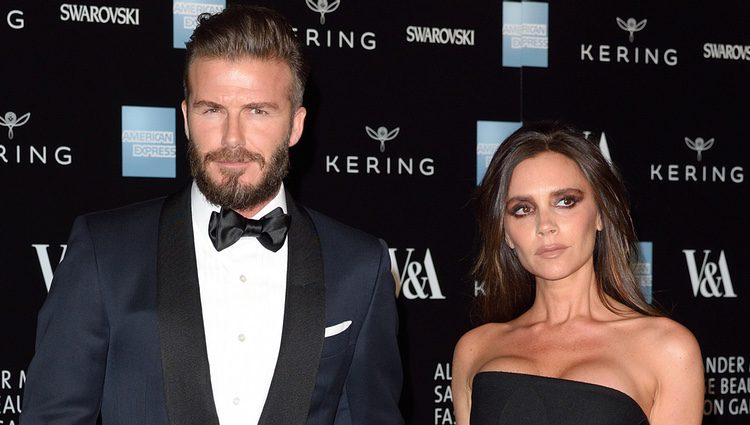 David Beckham y Victoria Beckham en la inauguración de la exposición de Alexander McQueen en Londres