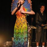 Tahliah Debrett Barnett  -FKA Twigs- en la inauguración de la exposición de Alexander McQueen en Londres.