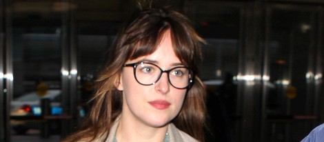 Dakota Johnson en el aeropuerto JFK de Nueva York