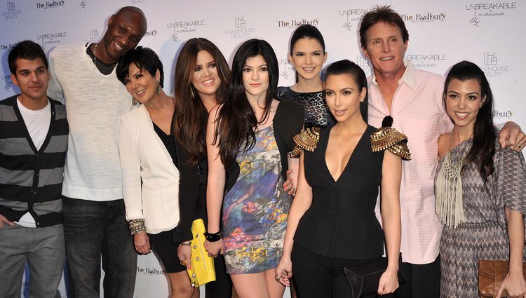 La familia Kardashian en el almuerzo 'Unbreakable' de 2011