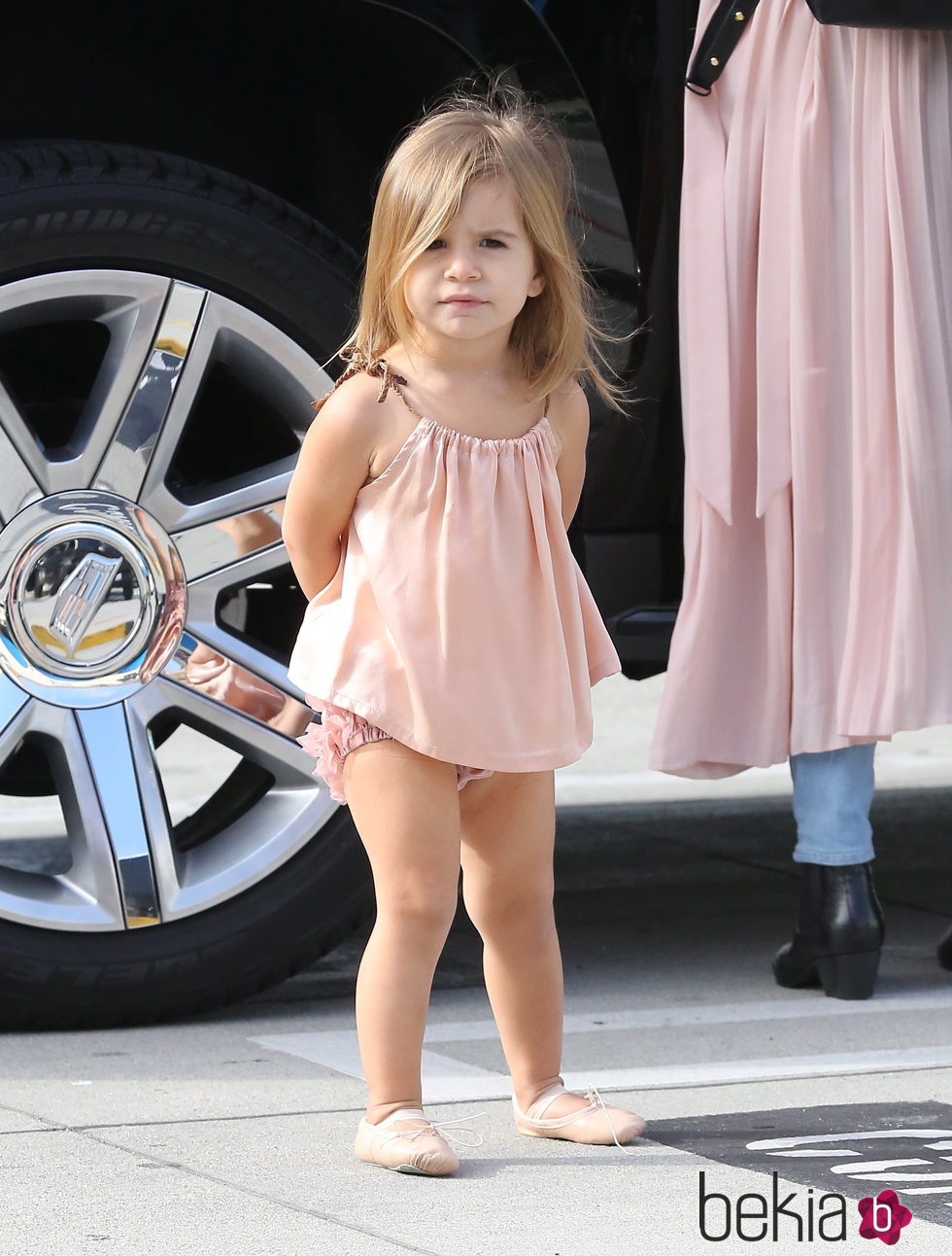 Penelope Disick vestida con el traje y las sandalias de ballet