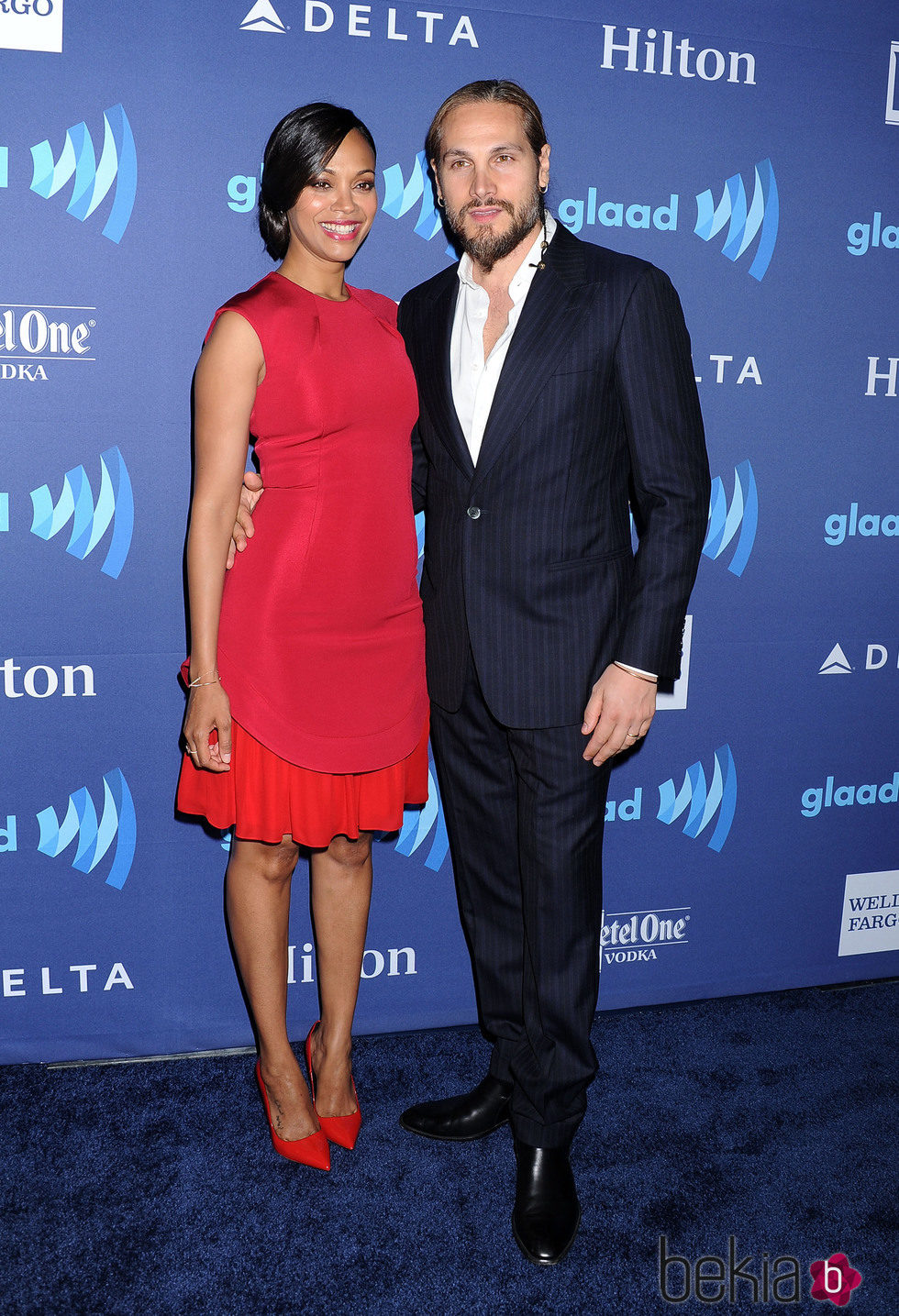 Zoe Saldana y Marco Perego en los GLAAD Media Awards 2015