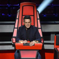 Alejandro Sanz en su silla giratoria de 'La Voz 3'