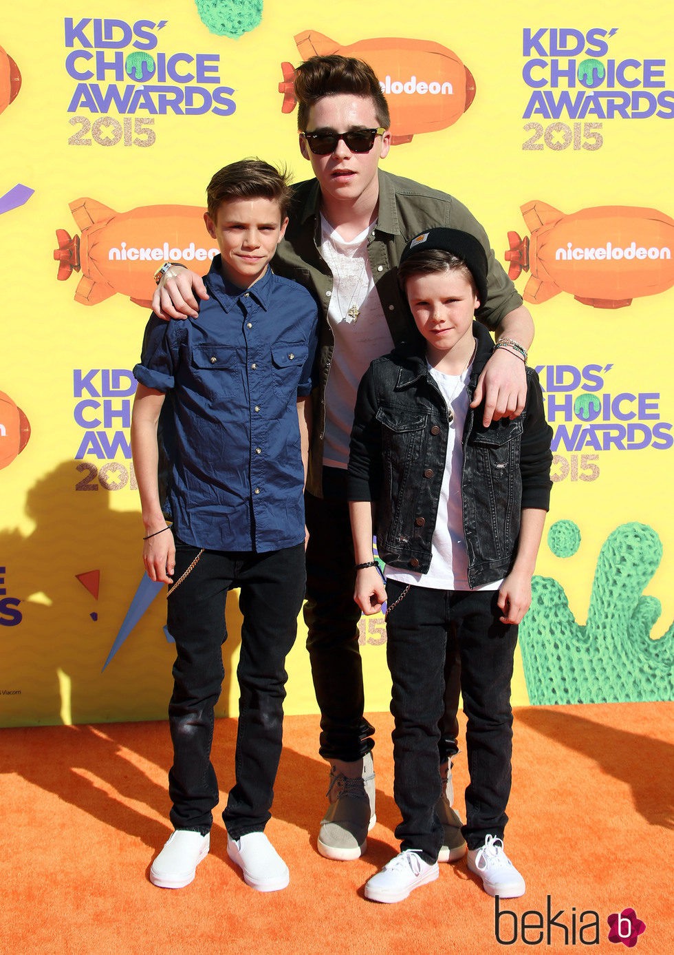 Romeo James, Brooklyn y Cruz Beckham en los Nickelodeon Kids Choice Awards 2015