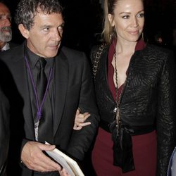 Antonio Banderas muestra la Semana Santa de Málaga a Nicole Kimpel