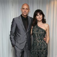 Mark Strong y Liza Marshall en los Premios Empire 2015