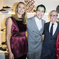 Dee Ocleppo, Ricky Hil, Tommy Hilfiger y Rita Ora en la inauguración de una tienda de Tommy Hilfiger en París