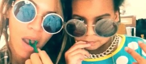 Beyoncé y su hija Blue Ivy Carter con gafas y pose chula