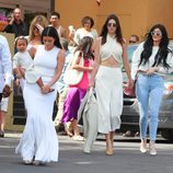 Kim y Khloé Kardashian con Kendall y Kylie Jenner en la Misa de Pascua 2015