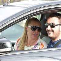 Belén Esteban con su novio Miguel en su coche tras ganar 'Gran Hermano VIP'