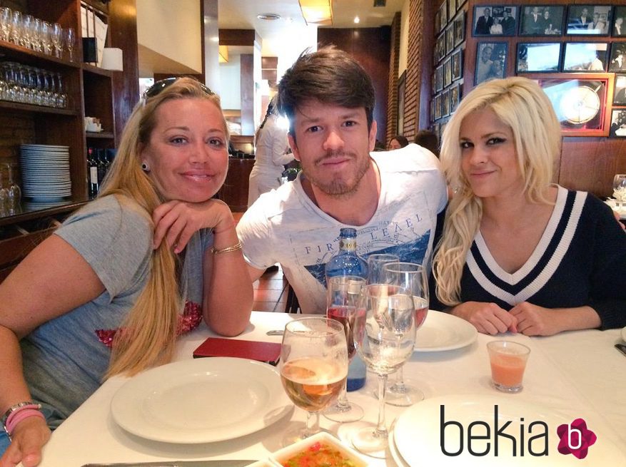 Belén Esteban comiendo con Ylenia y Fede